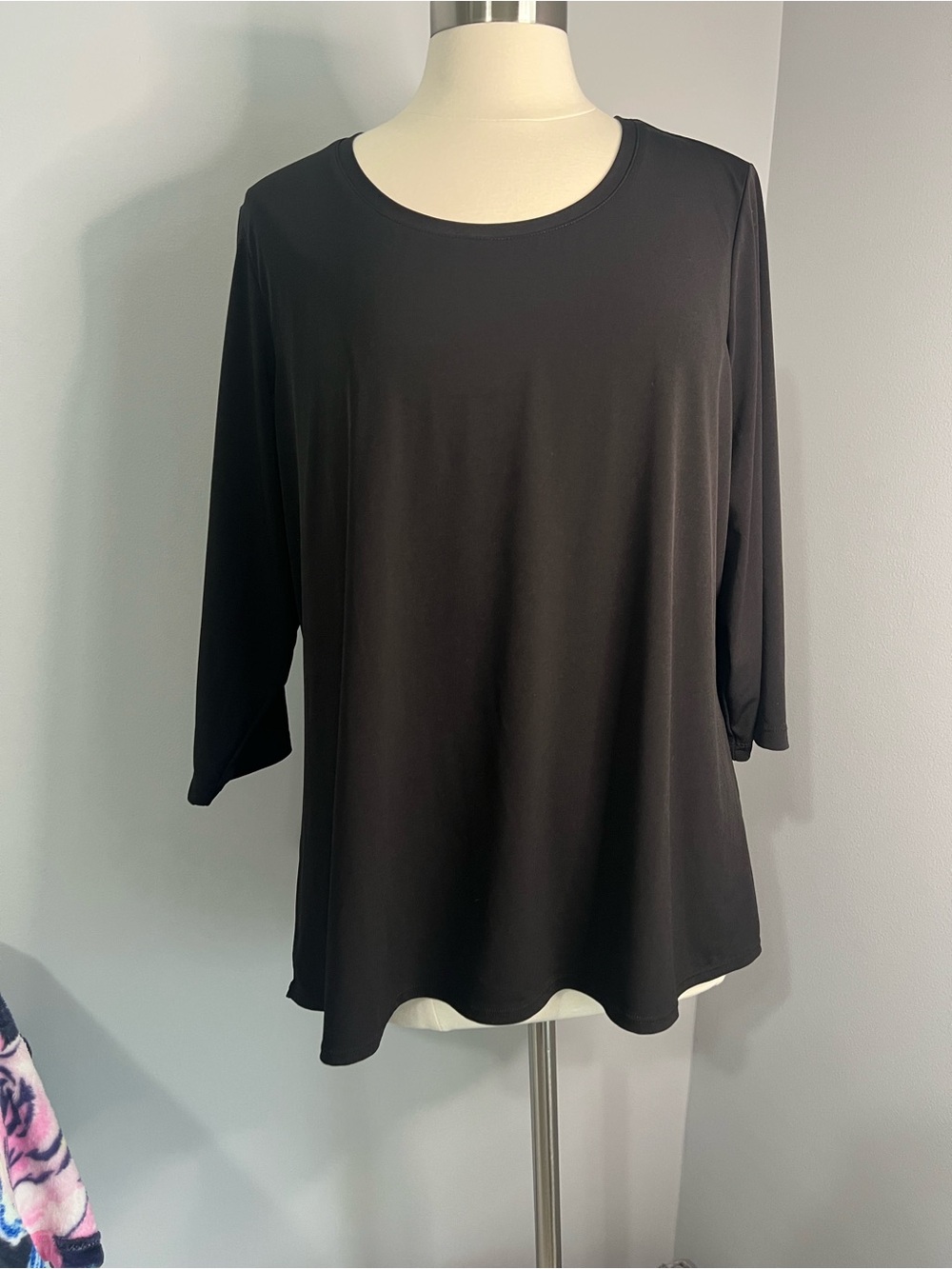 Susan Graver Size 1X Black Liquid Knit 3/4 Sleeve U-Neck Peplum Top Blouse
